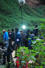 组图：《光辉岁月》转场云南 告别风沙迎蓝天白云