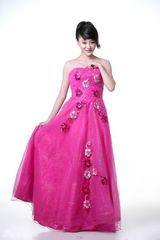 组图：实力气质女星桐溪 辞旧迎新贺岁写真曝光