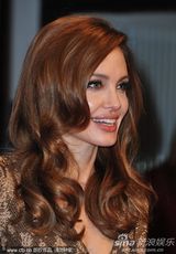 组图：《血与蜜之地》柏林首映 皮特为朱莉撑场