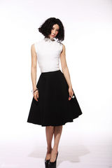 组图：尚雯婕新单典雅写真 “金蟒”缠身霸气