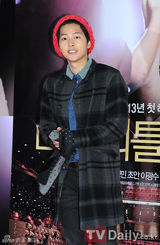 组图：韩星金来沅新片试映 宋仲基变小红帽