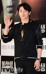 组图：BigBang郑雨盛(郑宇成)等助阵《同窗生》VIP试映