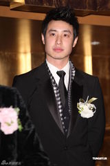 组图：唐志中新娘遭整蛊 王力宏潘玮柏黑人欲吻