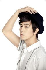 组图：陈楚河夏日帅气写真展型男本色