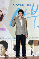 高清组图：韩星张瑞希性感宣传新剧《妇产科》