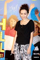 组图：黄秋生淡看Rosemary吸毒 梓岐夜店谨防被下药