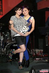 组图：戴佩妮为爱徒冷落男友 爬楼梯训练刘思涵