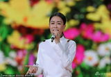 组图：央视蛇年春晚 那英《春暖花开》舞美佳