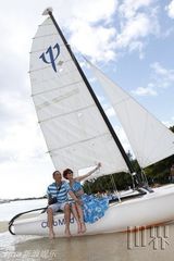 组图：陈小春应采儿蜜月照曝光 新婚甜蜜羡煞旁人