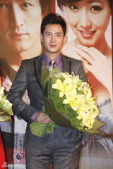 组图：左小青胡歌韩栋白冰主演《苦咖啡》上海开机