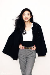 组图：景甜秋季都市造型时尚多变