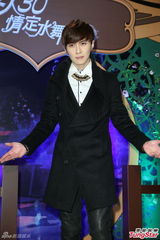 组图：唐禹哲对同性友人上下其手 对方直呼享受