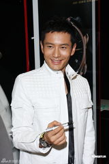 组图：黄晓明台湾出席活动称最迟40岁结婚