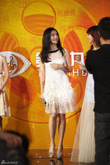 组图：大影节红毯高潮迭起 姚晨人气旺HOLD全场