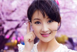 组图：甘薇樱花写真曝光 红粉佳人清新唯美