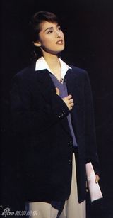 组图：天海佑希46岁生日 宝冢男角剧照大放送