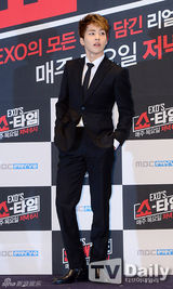 组图：EXO打造真人秀节目 帅气亮相卖萌耍宝