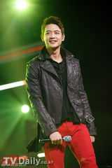 组图：Davichi打榜夺冠 SHINeeInfinite拼人气