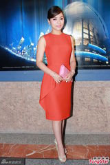 组图：陈思思访港献声 向失恋阿娇表示慰问