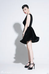 组图：丁柳元写真典雅灵动如赫本