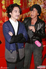 组图：林子祥曝儿子林德信桃花多 否认有准儿媳