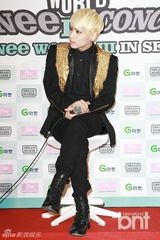 组图：SHINee出席演唱会记者会 舞台妆妖艳帅气