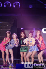 组图：朴宰范INFINITE等热唱PEPSI演唱会