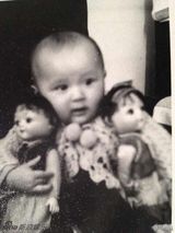 组图：冯绍峰童年萌照似女孩 撞脸周笔畅