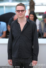 高清图：《亡命驾驶》发布会 高斯林潮范“睡衣”