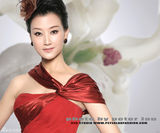 高清图：宋祖英红裙写真 气质优雅高贵迷人