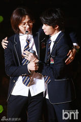 组图：韩团B1A4办“家乡巡演”演绎多彩魅力