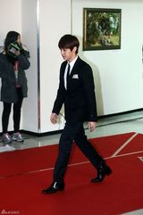 高清组图：韩团2NE1Beast等亮相Melon音乐颁奖礼