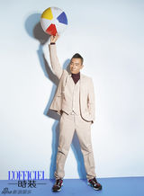 组图：陈小春初春大片鬼马造型展童真