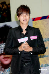 高清组图：罗志祥袭港办签唱会 大赞杨丞琳可爱女生