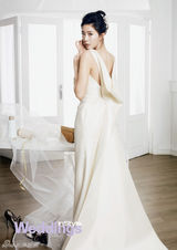 组图：韩性感女星Clara拍婚纱写真 变清纯新娘