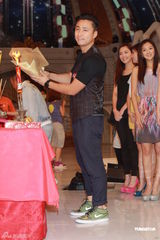 组图：准港姐张名雅否认曾堕胎 曾志伟绝不偏帮