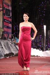 高清组图：那英出席金曲奖颁奖礼 珠光宝气走红毯