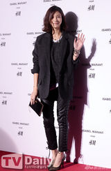 组图：少女时代秀英2AM任瑟雍等靓装出席活动