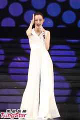 组图：范玮琪开唱黑人爱相随 张柏芝现身做嘉宾