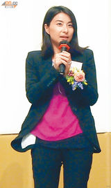 组图：郭晶晶全家福首曝光 怀抱爱子幸福四溢