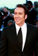 组图：《乔》威尼斯首映 尼古拉斯西装型男