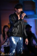 周杰伦遗憾未与林志玲有激情戏 不会演东方不败(图)