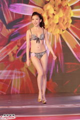 组图：中国小姐香港区三甲出炉现场颁奖