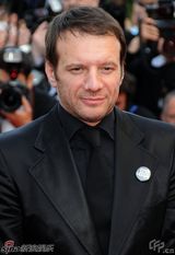 高清组图：戛纳红毯星光暗淡 舒淇斯文顿闪耀