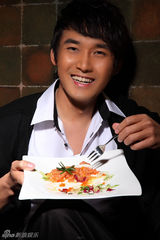 组图：新好男人张铎享受生活色彩 多面手成法国大厨