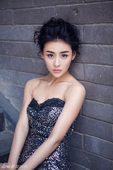 组图：贾青写真雍容华贵演绎双面佳人