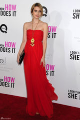 高清图：艾玛-罗伯茨抹胸裙亮相 和奥利维亚斗艳