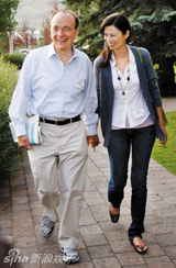 组图：邓文迪华服集锦 体现时尚品味