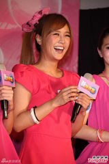 组图：台湾少女团体Popu Lady粉红现身代言游戏