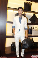 高清：张亮来沪三天捞金忙 低调行事拒绝群访